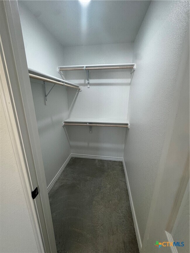 Building Photo - 209 Elbert Ln
