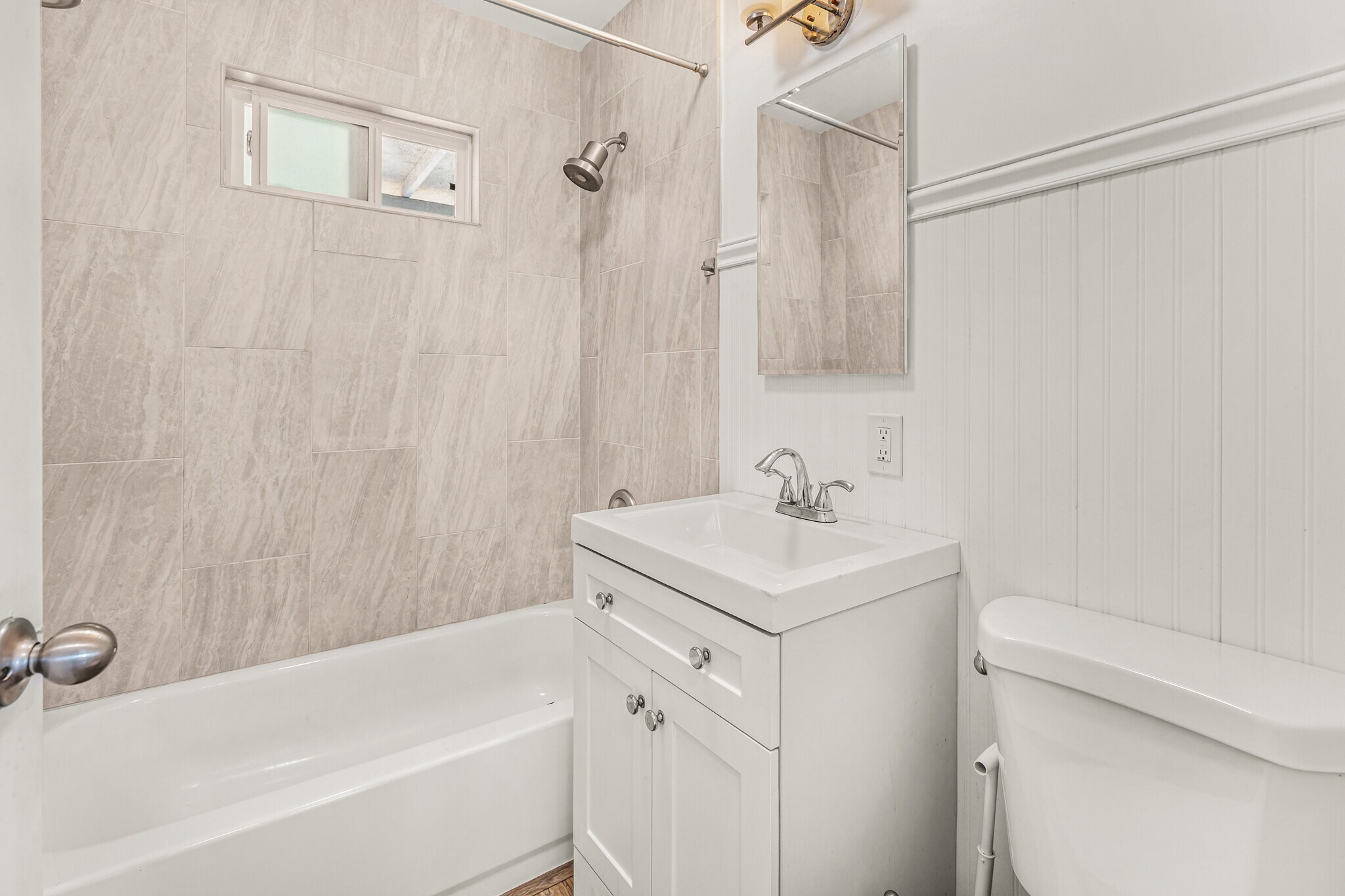 Building Photo - 1070 10th St