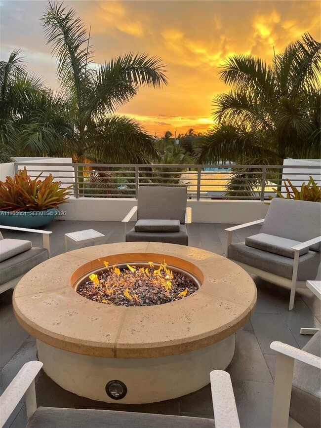 Building Photo - Southeast 1st Avenue, Delray Beach, FL 33444 - 1 BR 1 BA condo