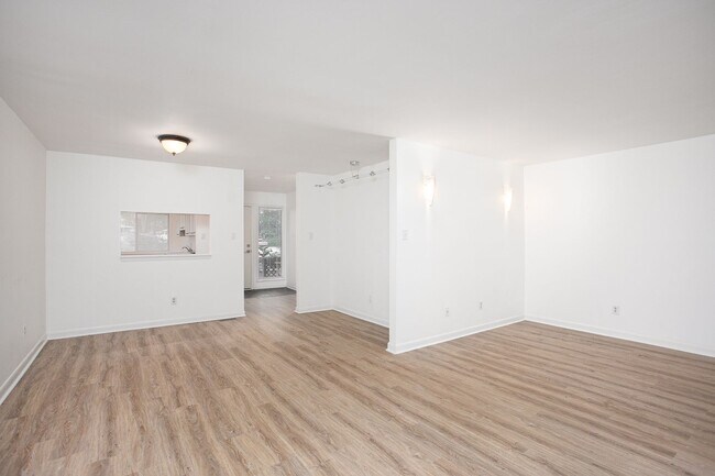 Building Photo - 128 Ridge Trail