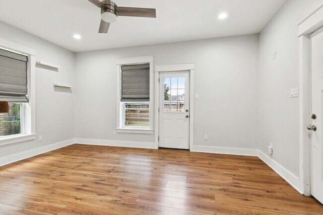 Building Photo - 3701 Derbigny St