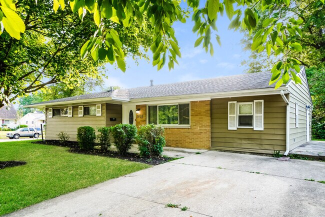 Primary Photo - 1408 Lillian Ln
