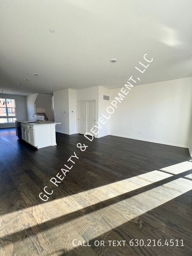 Building Photo - ***MOVE IN SPECIAL - 1/2 MONTH FREE RENT! ...