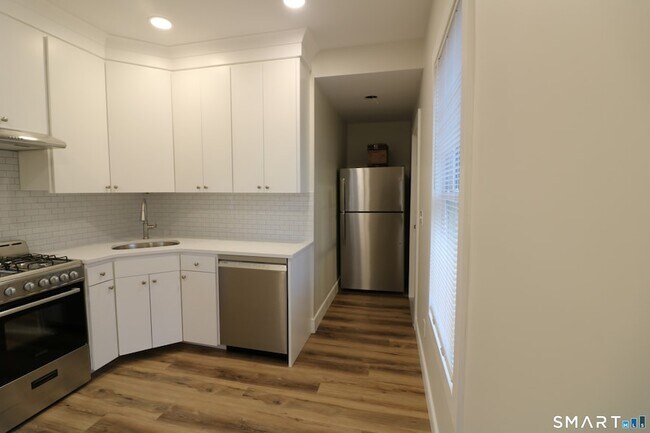 Building Photo - 6 Mary St