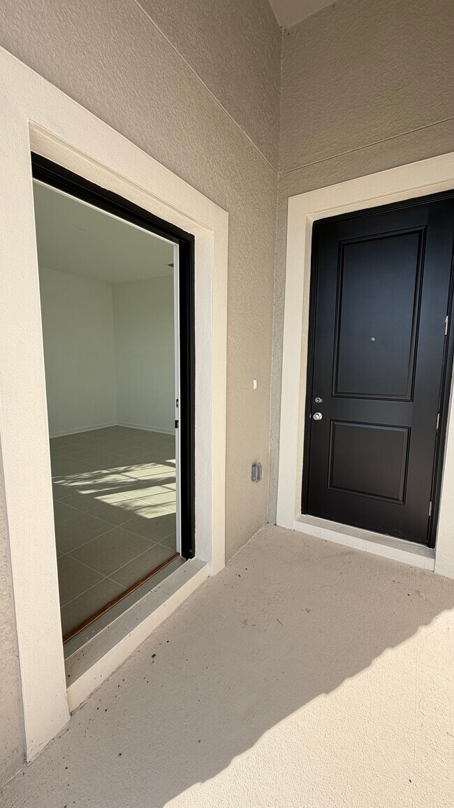 Building Photo - 5157 Green Belt Dr