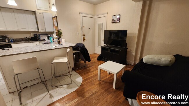 Building Photo - 2001 Commonwealth Ave