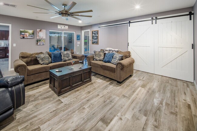 Primary Photo - 230 Coral Dr