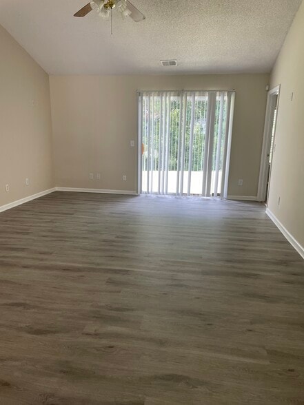 Living Room - 1314 Bradley Daniel Blvd