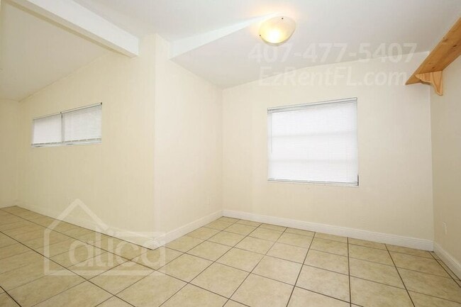 Building Photo - 3392 Bougainvillea Dr