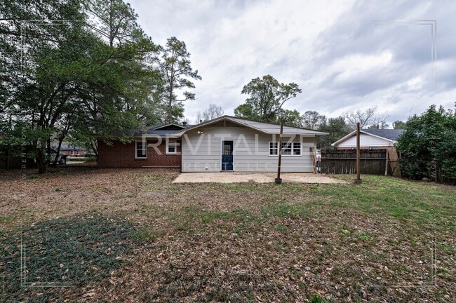 Building Photo - Desirable 3 Bed 1 Bath Ranch Style Home in Parkview Estates
