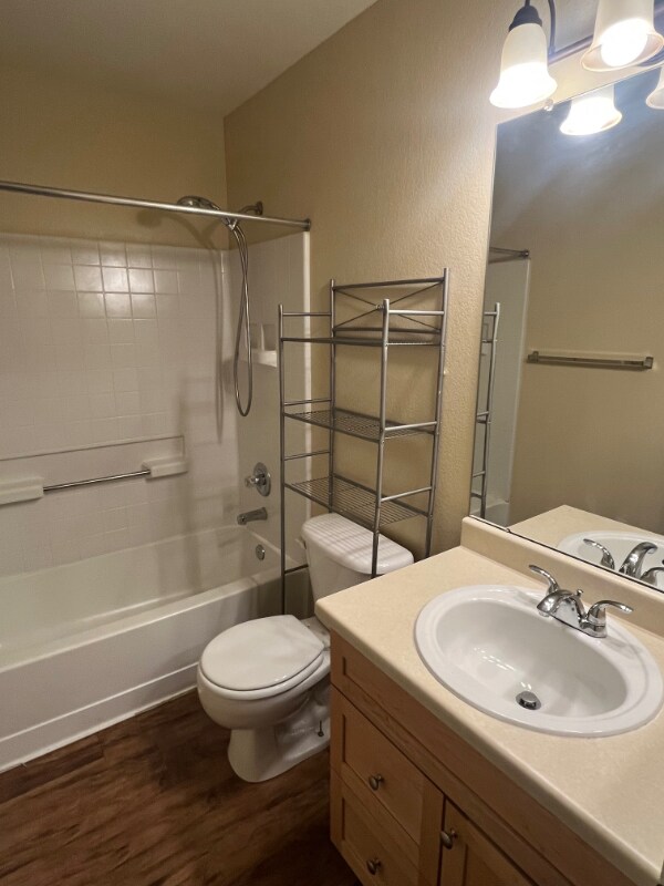 Building Photo - 1846 Twin Lakes Cir