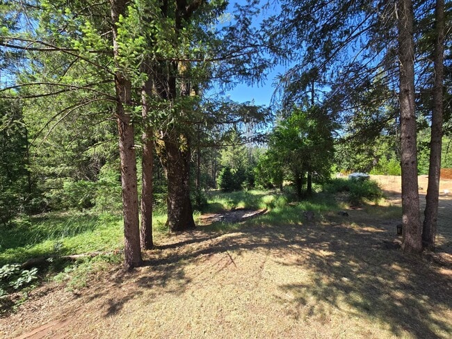 Building Photo - Charming 3-bedroom, 2-bathroom house locat...