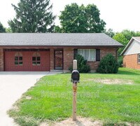 Building Photo - 3160 Honeysuckle Dr