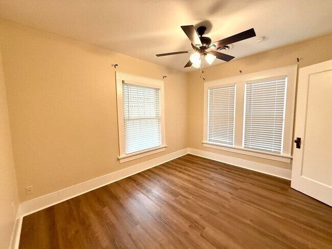 Building Photo - 1329 Hargrove St