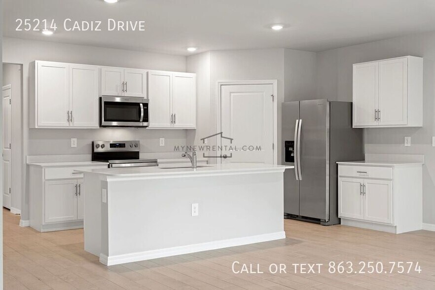 Building Photo - 25214 Cadiz Dr