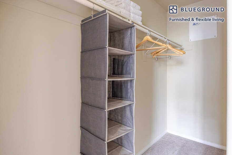 Building Photo - 5535 Westlawn Ave