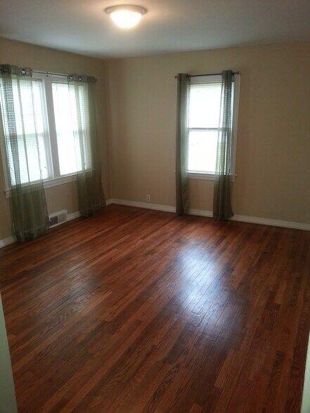 Building Photo - 1009 Filmore Ave