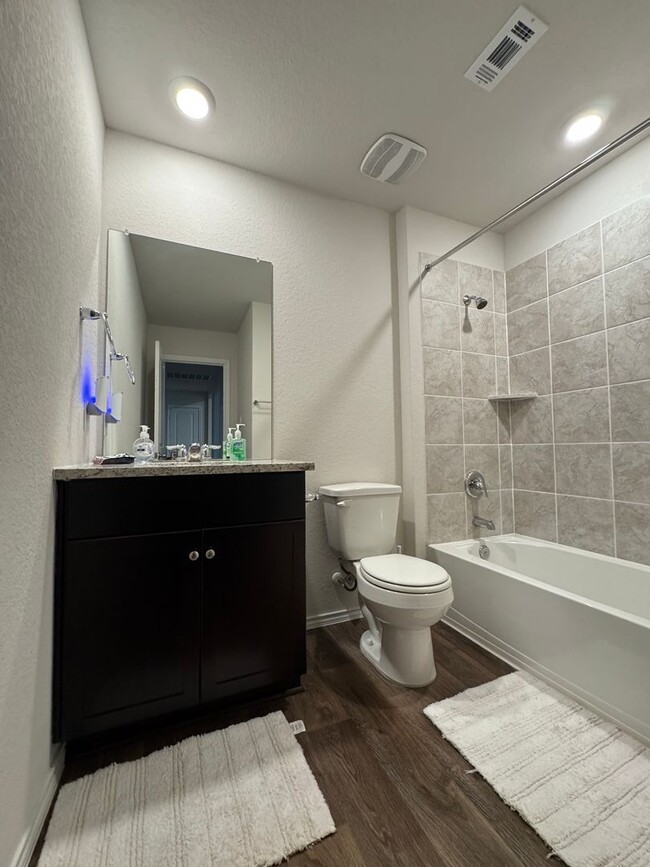 Building Photo - $300 OFF 1ST MONTH RENT IF YOU MOVE IN WIT...