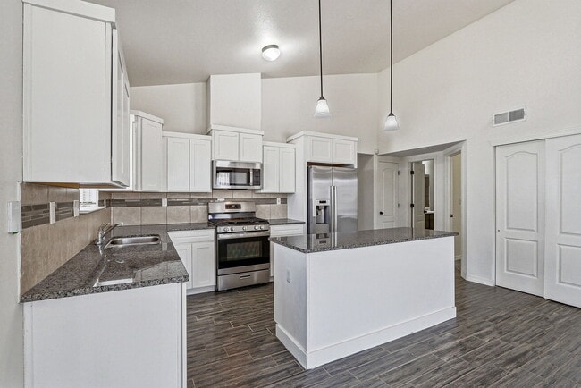 Building Photo - 13659 Everingham