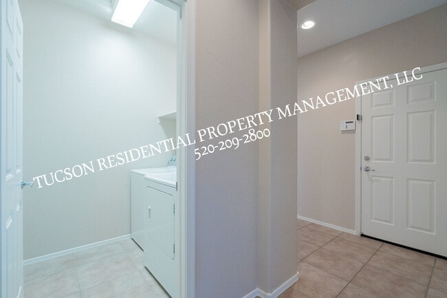 Building Photo - 10730 E Orchid Cactus Ln