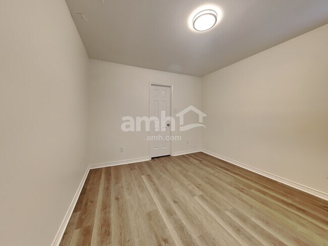 Building Photo - 5345 Freestone Dr