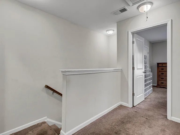 Building Photo - 1052 Lexi Ct