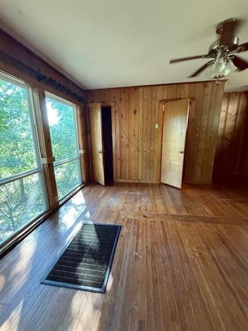 Building Photo - 909 S Brown Ave