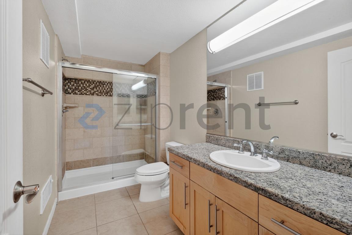 Building Photo - Unit apt 1