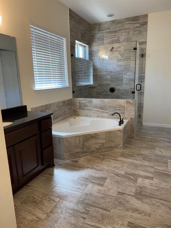 Building Photo - 717 Kingston Pl