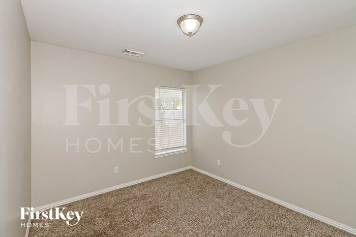 Building Photo - 15814 Stiller Park Dr