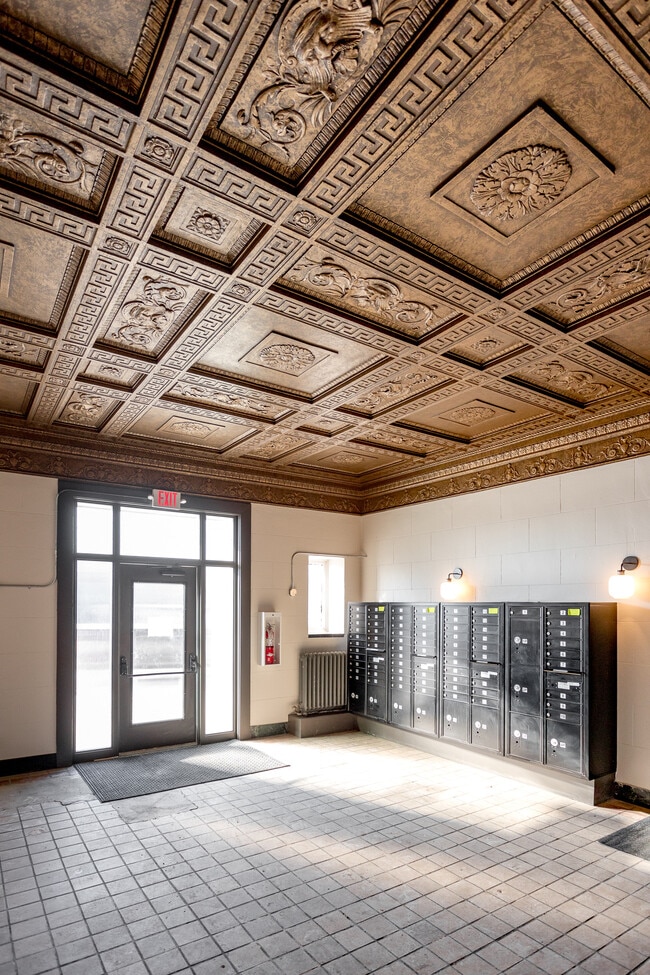 Building Photo - Heather Hall