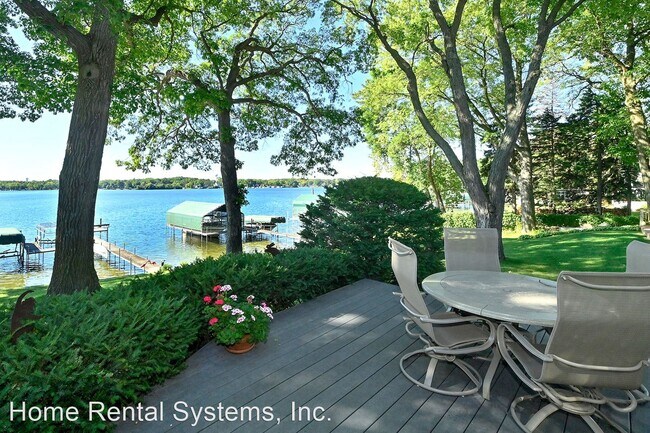 Building Photo - 3 br, 3 bath House - 425 Lakeview Avenue
