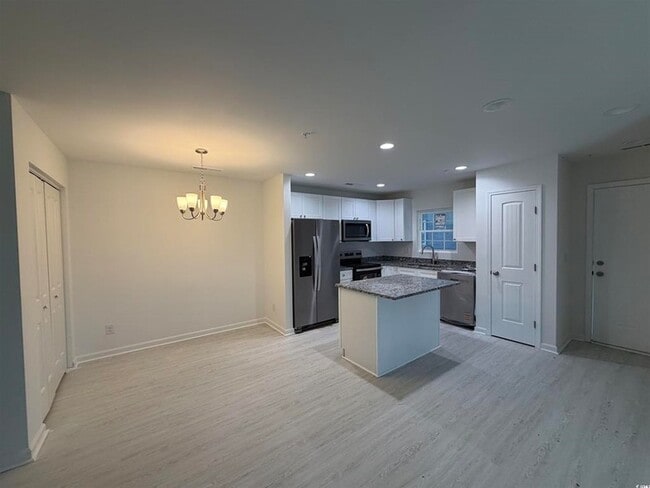 Building Photo - 179 Charter Dr