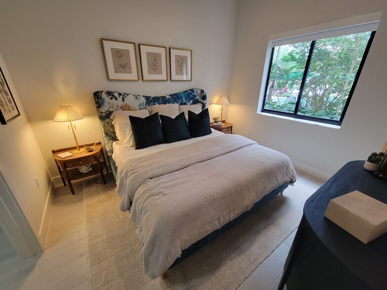 Building Photo - 3352 NW 84th Ave