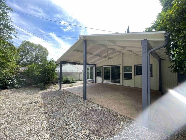 Building Photo - BEST VALUE IN SHERMAN OAKS!