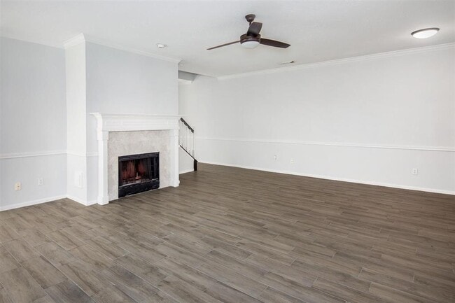 Building Photo - 1241 El Camino Village Dr