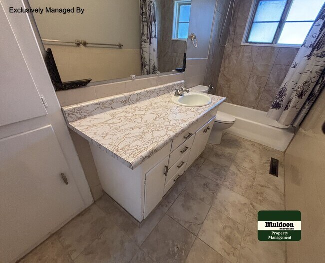 Building Photo - Available Now! Main Level Living, Close to Ft Carson. 1  pet large or small dog  ok