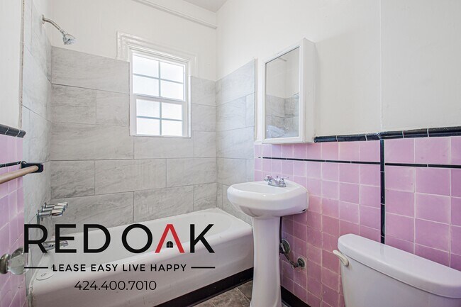 Building Photo - 302 Alexandria Ave