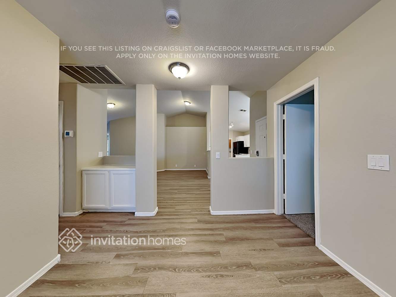 Building Photo - 8812 W Holly St