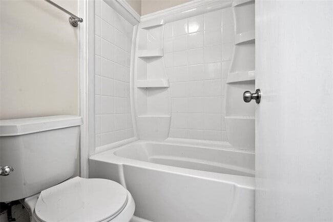 Building Photo - 328 S 2nd St