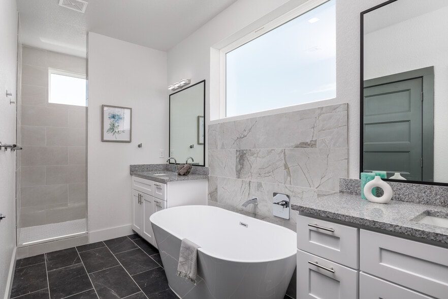 Building Photo - 2801 Weisenberger St