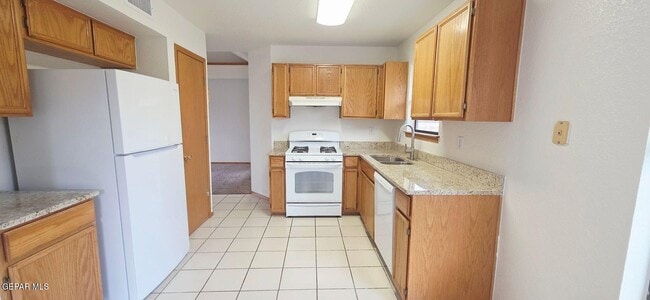 Building Photo - 1112 Chiricahua Dr