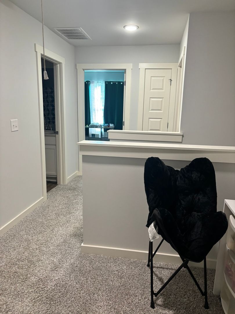 Building Photo - 659 The Heights Ln