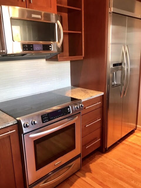 Building Photo - 3 bedroom townhome across from Panthers St...