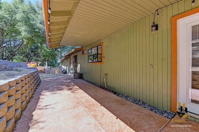 Building Photo - 1938 Chimney Flat Ct