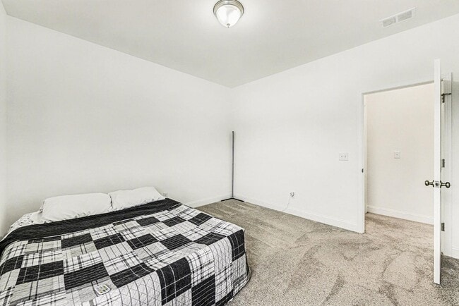 Building Photo - 153 Hawthorne Landing Dr