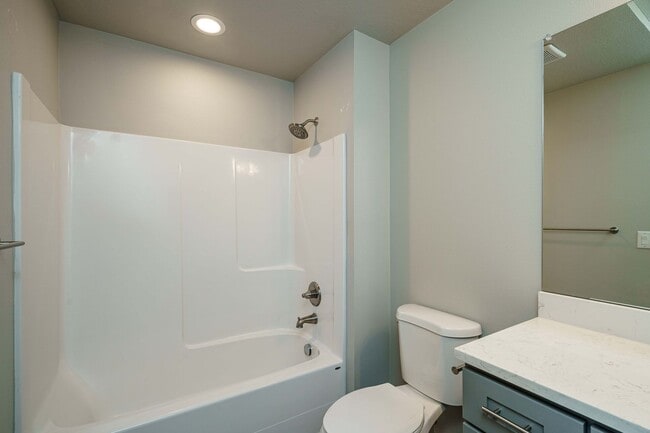 Building Photo - Move In Ready 3 Bedroom 2.5 Bathroom - Convenient Camas Location