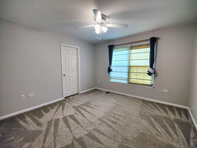 Building Photo - 793 Barclay Dr