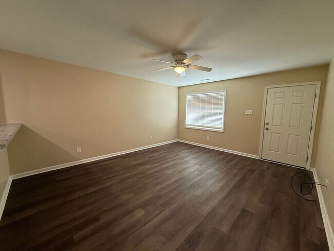 Building Photo - Nice 2 bedroom, 2 bath duplex. No pets allowed.