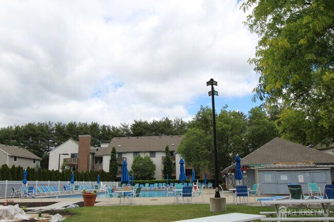 Building Photo - 4707 Ravens Crest Dr